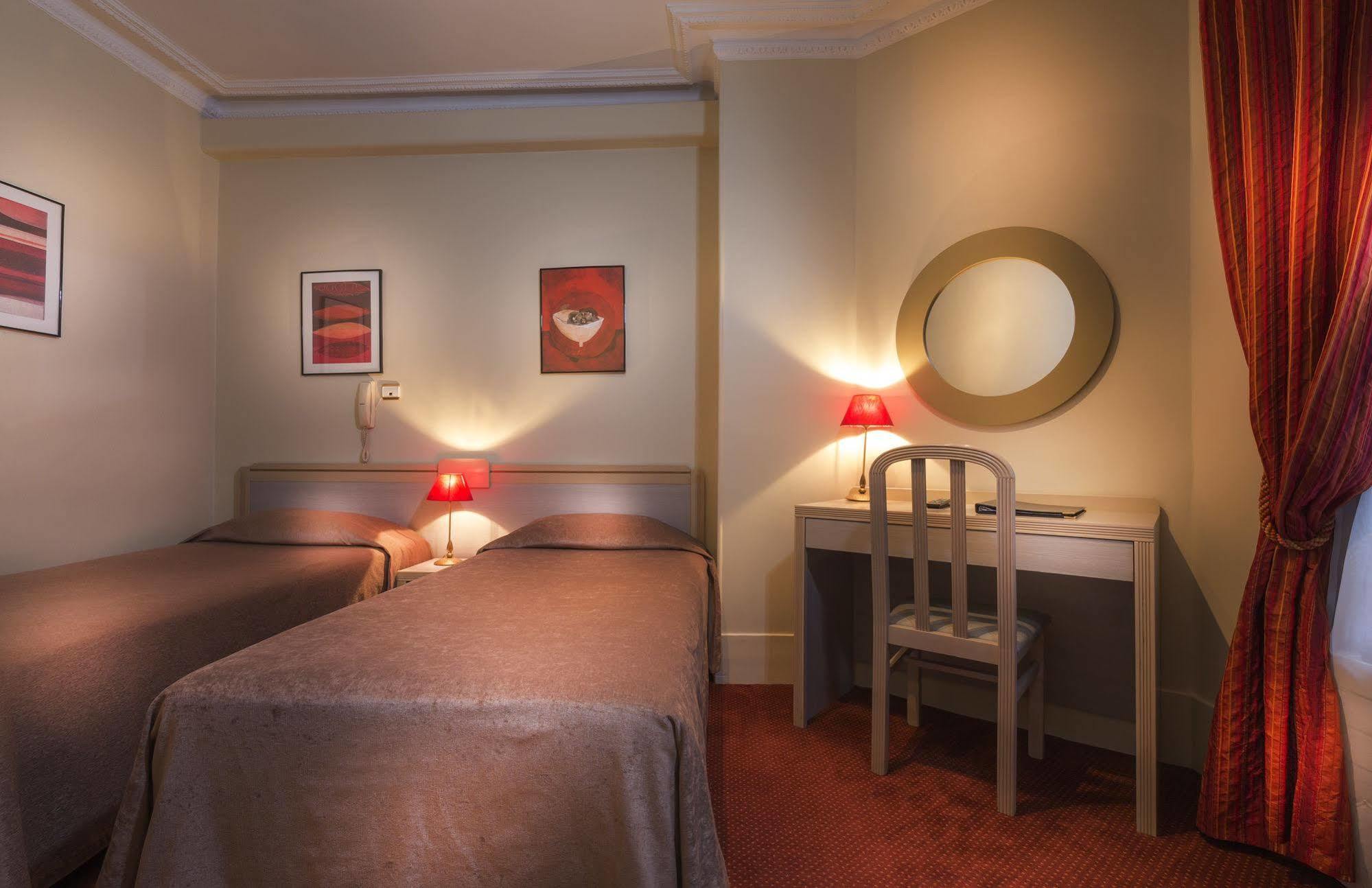 Hotel Donjon Vincennes Luaran gambar